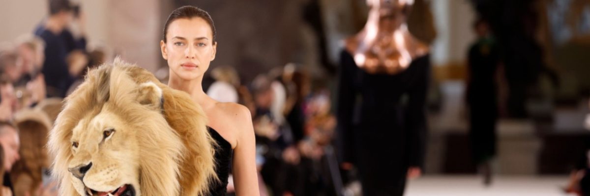 Módní značka Schiaparelli vyvolala s novou kolekcí vášnivé reakce