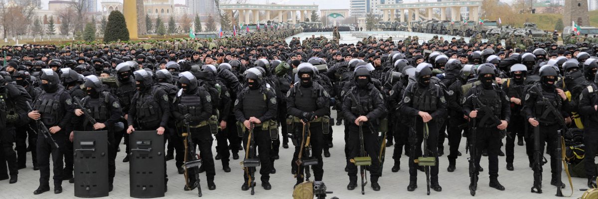 Čečenské jednotky na náměstí v Grozném
