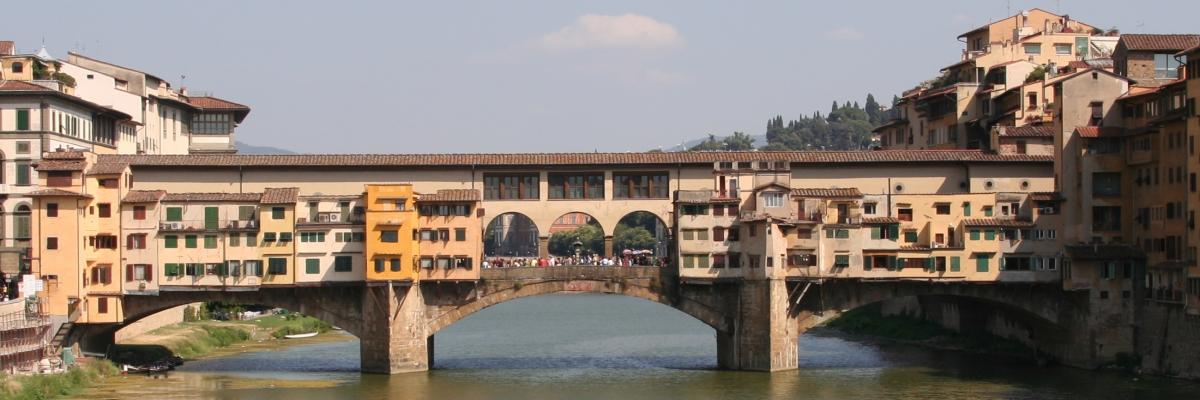 Slavný florentský most Ponte Vecchio ještě před vypuknutím epidemie koronaviru