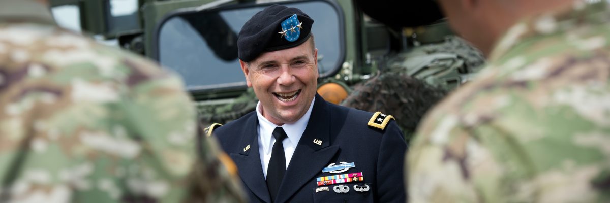Americký generál ve výslužbě Ben Hodges, v minulosti velel na Velitelství operací pozemních sil NATO nebo americkým jednotkám v Evropě