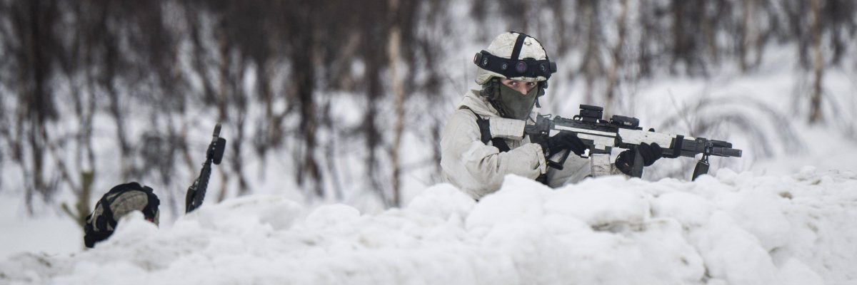 Voják při cvičení finské a švédské armády, 9. března 2024