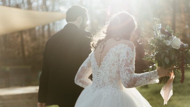 Rusko zažívá svatební boom, lidé se berou na hromadných obřadech