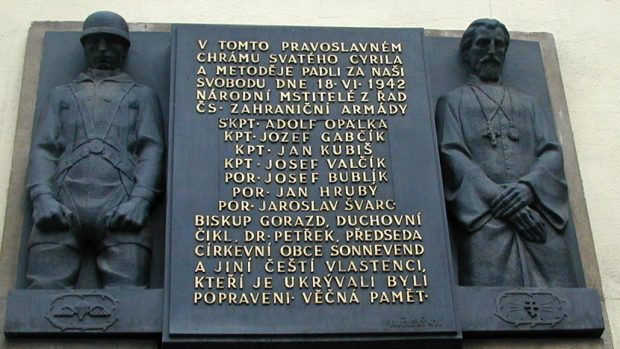 Pamětní deska na budově chrámu sv. Cyrila a Metoděje v Praze