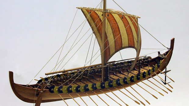 Model vikingské lodi