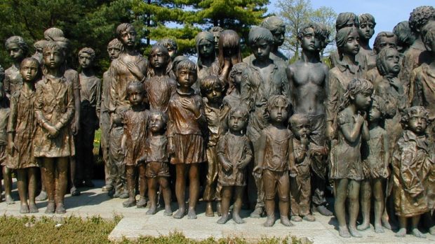 Pomník dětských obětí války v Lidicích