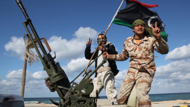 Libyjští ozbrojenci mezi sebou stále bojují