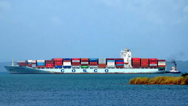 Kontejnerová loď čínské společnosti COSCO