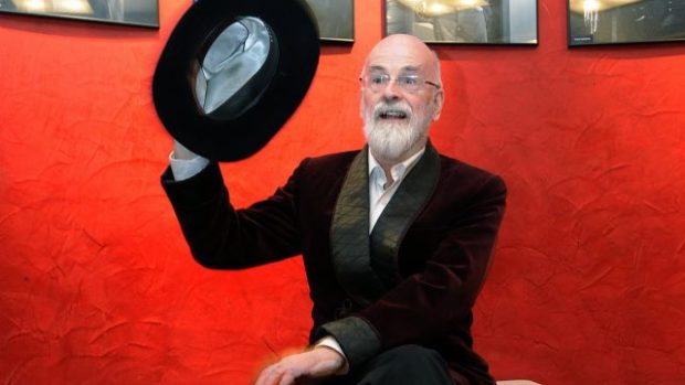 V 66 letech zemřel slavný anglický autor fantasy literatury Terry Pratchett (archivní foto z února 2011)