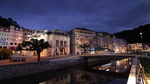 Divadelní náměstí Karlovy Vary