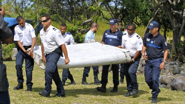 Snad už tento týden budeme vědět, zda část křídla pocházející pravděpodobně z Boeingu 777, která se minulý týden našla na pobřeží Réunionu, skutečně patřila tomuto stroji