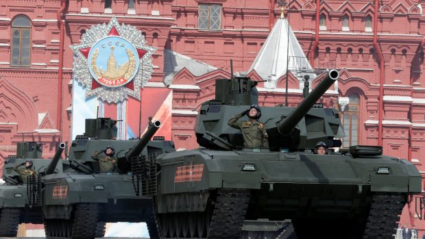 Ruské tanky T-14 Armata během zkoušky 7. května na Oslavy Dne vítězství