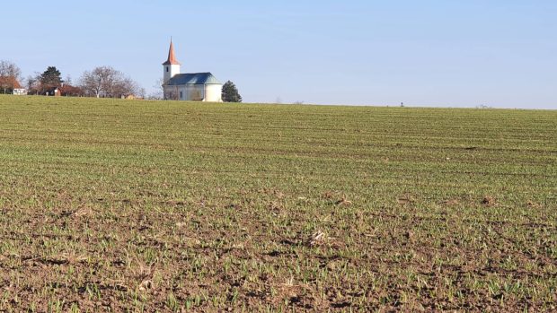 Jaro 2022 na Kroměřížsku - zemědělce trápí sucho (pole u obce Postoupky)