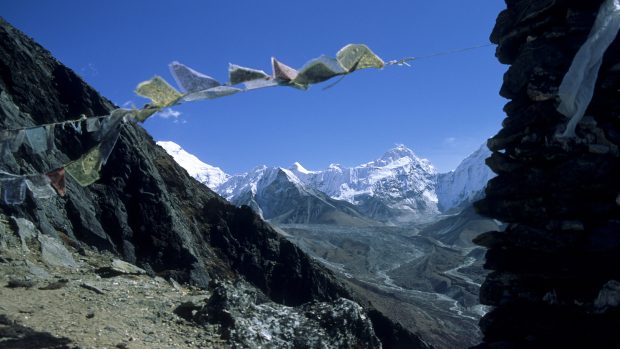 Vrchol páté nejvyšší hory světa Makalu v Himálaji