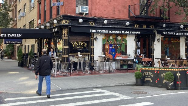 Pete´s Tavern se hrdě hlásí k tomu, že je nejdéle nepřetržitě fungující hospodou v New Yorku