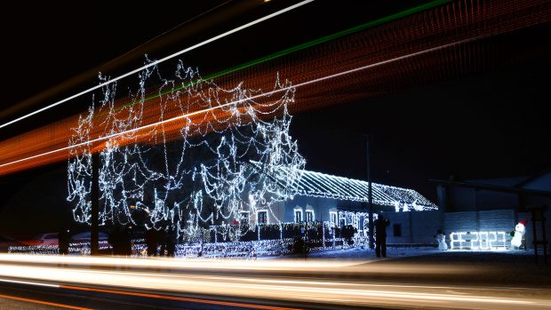Nejvíce vánočně nazdobený dům mají v Libišanech. Hlouškovi na něj pověsili 176 tisíc LED světýlek
