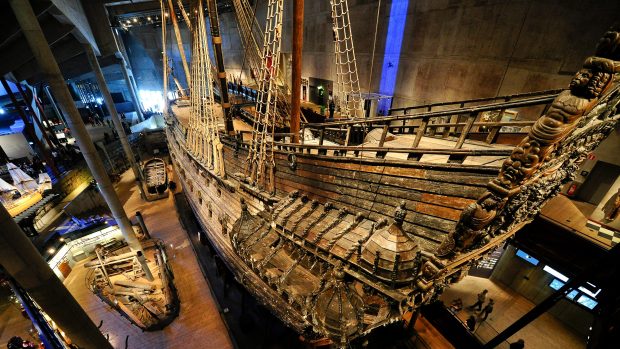 Historická bitevní loď Vasa ve stockholmském muzeu