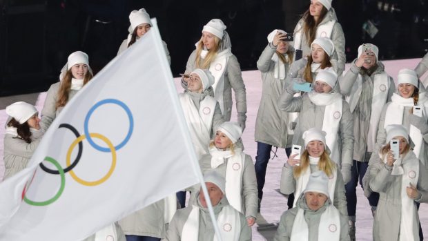 Rusové půjdou na slavnostní zakončení opět pod olympijskou vlajkou