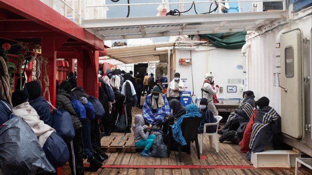 Migranti na palubě lodi Ocean Viking