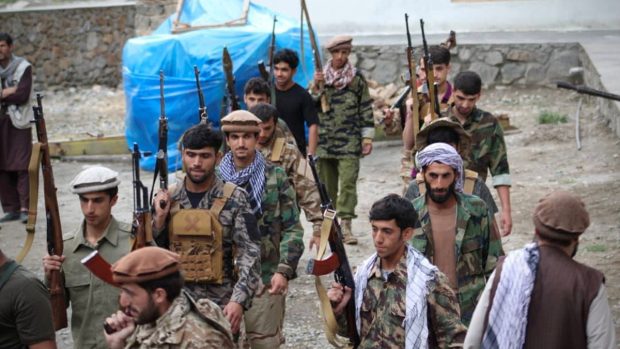 Bojovníci ochotní bojovat proti Tálibánu v severoafghánském údolí Pandžšír