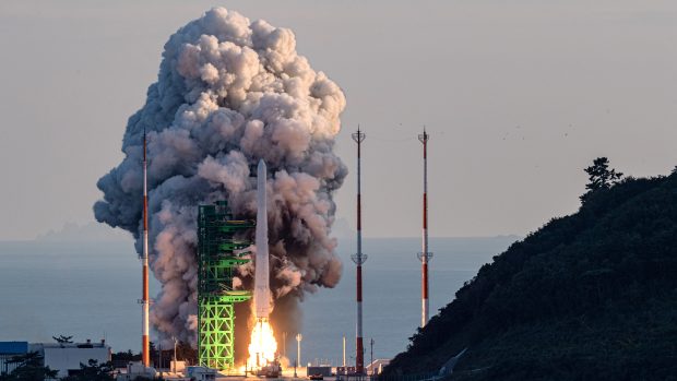 Jižní Korea ve čtvrtek pokusně vypustila do vesmíru svou první raketu, kterou vyrobila bez cizí pomoci