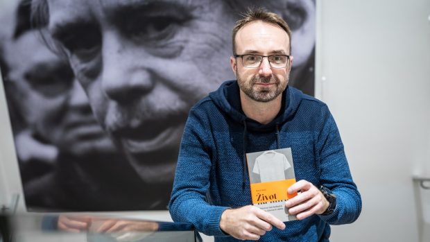 Polský reportér a autor knihy Život na míru Marek Rabij