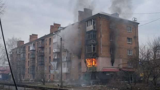 Ukrajinci podle ministerstva obrany mají stále pod kontrolou nevelké území na jihozápadě města