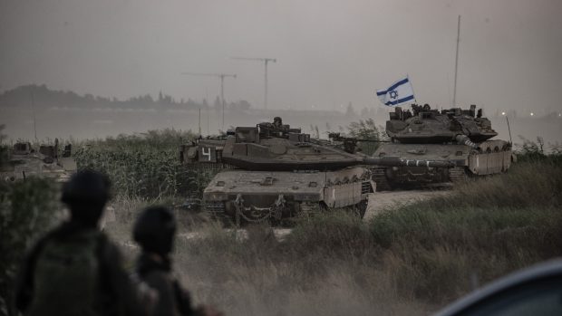 Izrael přesunuje jednotky blíže k hranicím pásma Gazy