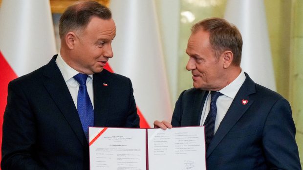 Donald Tusk složil přísahu prezidentovi Andrzeji Dudovi