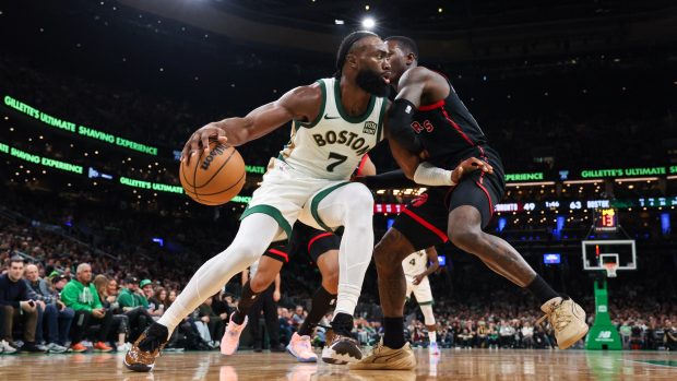 Basketbalisté Bostonu v NBA udolali Toronto a drží se v čele NBA