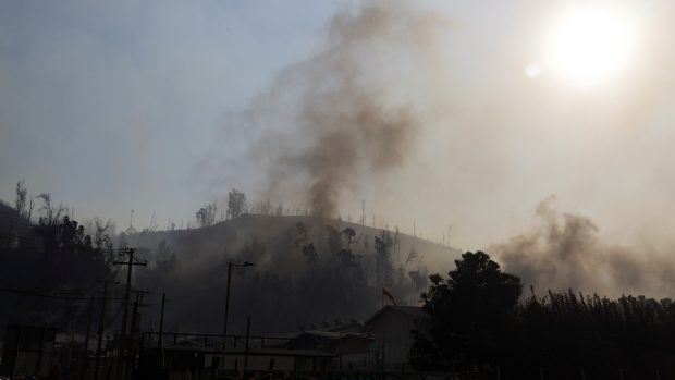 Prezident Boric v sobotu prohlásil, že je těžké dostat ohně pod kontrolu vzhledem k nezvykle vysokým teplotám