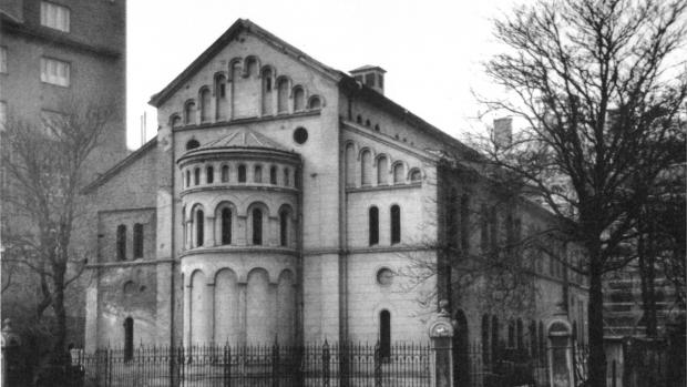 Nová synagoga v Brně, která musela uvolnit cestu Úrazové nemocnici.