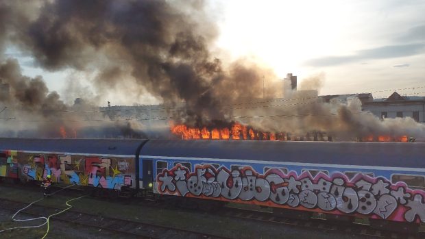 Požár vagónů na Dolním nádraží v Brně pozastavil provoz stanice
