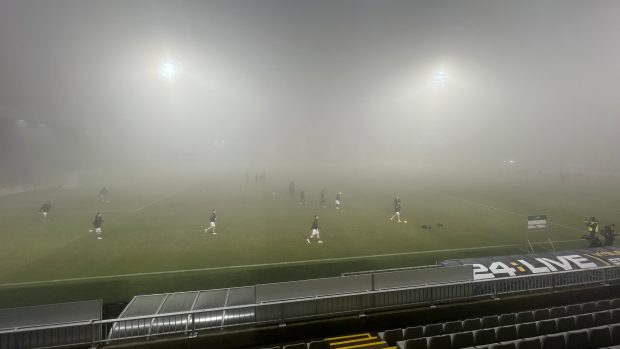 Čtvrtfinále domácího poháru MOL Cup mezi fotbalisty Jablonce a Plzně bylo kvůli husté mlze odloženo