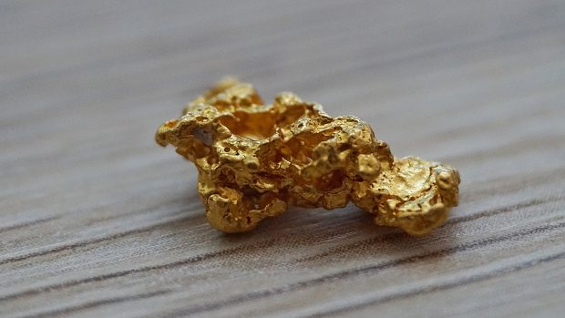 Surové zlato (ilustrační foto)