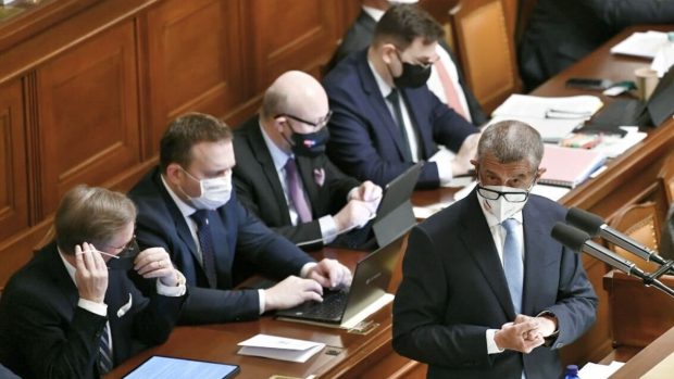 Expremiér Andrej Babiš ve sněmovně při projevu na jednání o důvěře vládě Petra Fialy