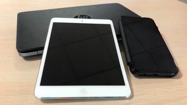 Mobil, tablet notebook (ilustrační foto)