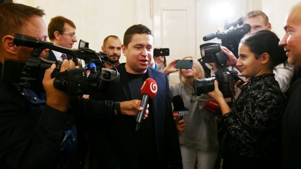 Andrej Babiš mladší odchází od soudu, kde vypovídal v kauze Čapí hnízdo