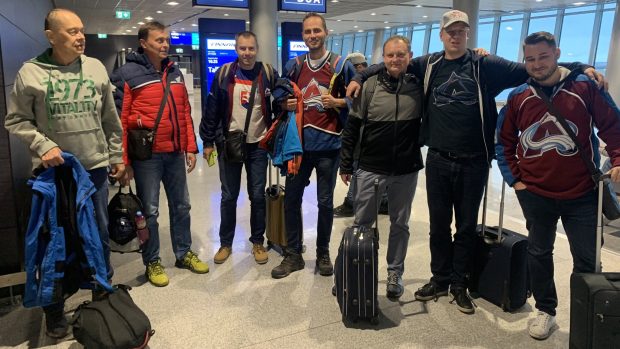 Skupina fanoušků na cestě za NHL do finského Tampere