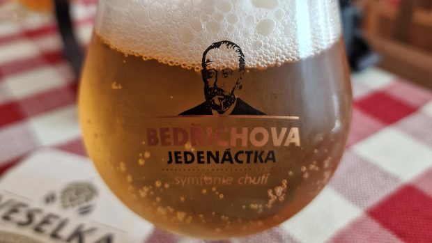 Minipivovar Veselka připravuje pivo podle příležitostí, nyní například borůvkové pivo