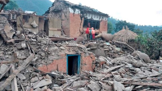 Nepálské město Doti zasažené zemětřesením