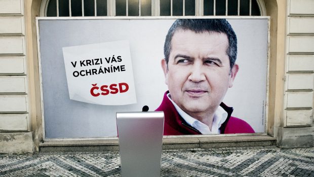 Předvolební kampani ČSSD dominoval slogan „V krizi vás ochráníme“