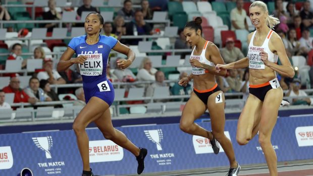 Ženy při běhu na 400 metrů, který se konal v rámci utkání mezi výběry Evropy a USA
