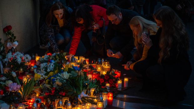Památku zastřeleného páru a ideály protestů za slušné Slovensko si lidé připomněli v desítce měst, včetně Bratislavy