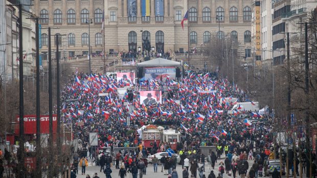 Protivládní demonstrace Česko proti bídě 11. 3. na Václavském náměstí.