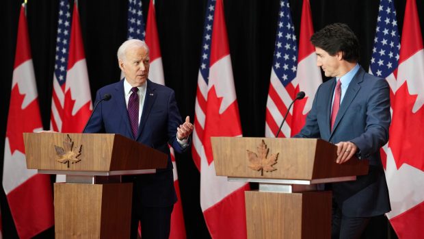 Americký prezident Joe Biden a kanadský premiér Justin Trudeau