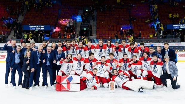 Čeští hokejisté přivezli ze světového šampionátu hráčů do 20 let bronzové medaile