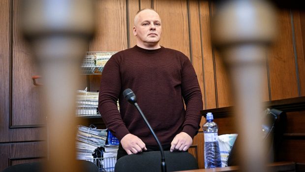 Robert Tempel požaduje po České republice za nezákonné doživotní věznění odškodnění ve výši zhruba 87 milionů korun