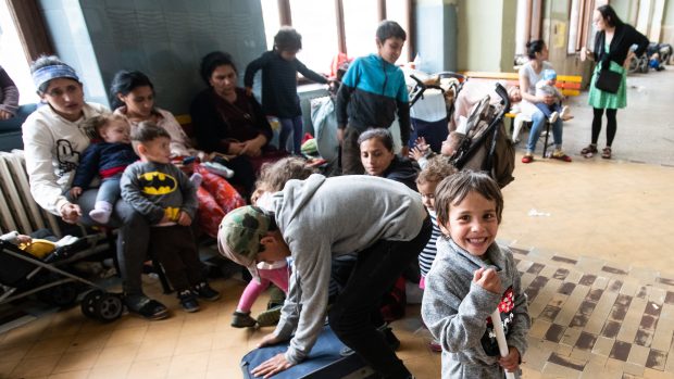 romští uprchlíci na Hlavním nádraží v Praze