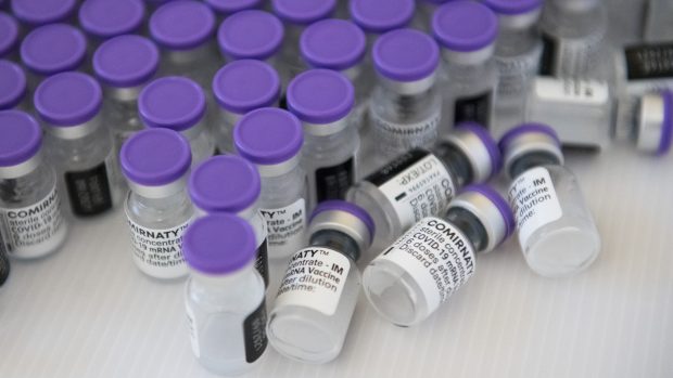 Vakcína Comirnaty od firem Pfizer/BionTech