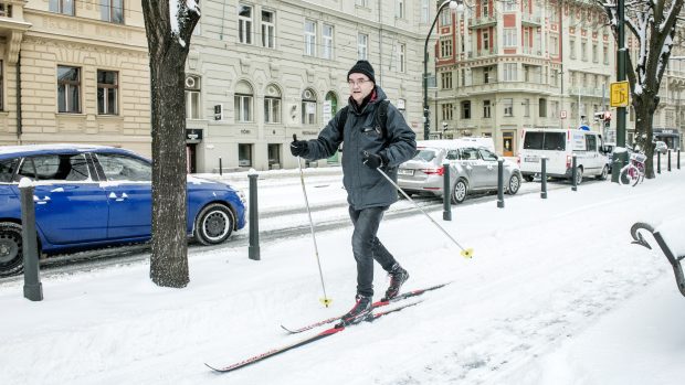 V Praze napadl sníh, a to se v hlavním městě tak často nestává.